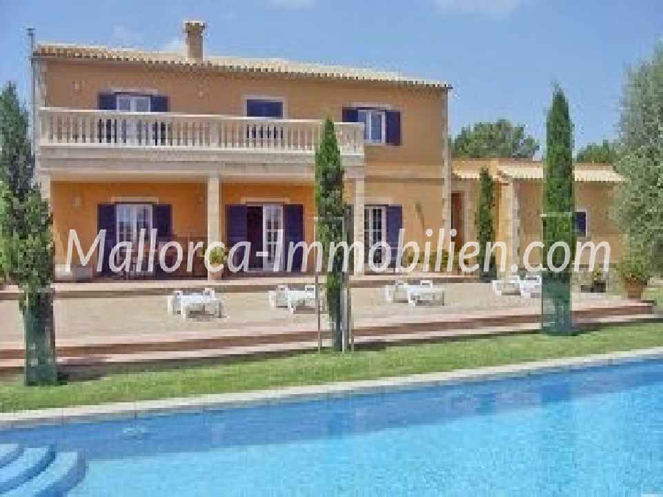 GROSSZÜGIG GEBAUTE FINCA MIT WEITBLICK