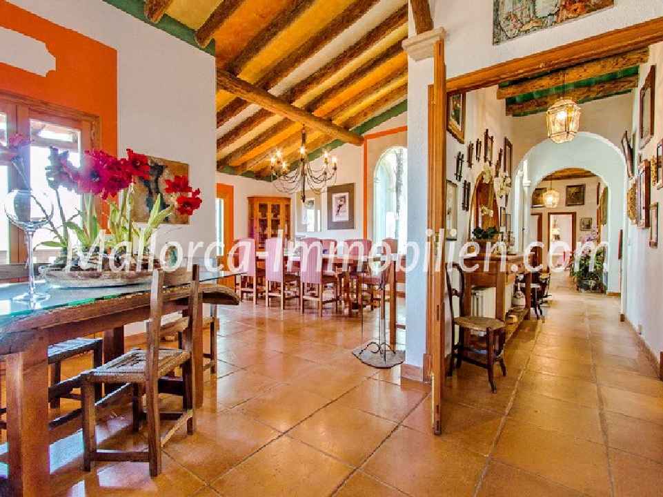 FINCA-ANWESEN MIT EINZIGARTIGEM LANDSCHAFTLICHEN RUNDUMBLICK