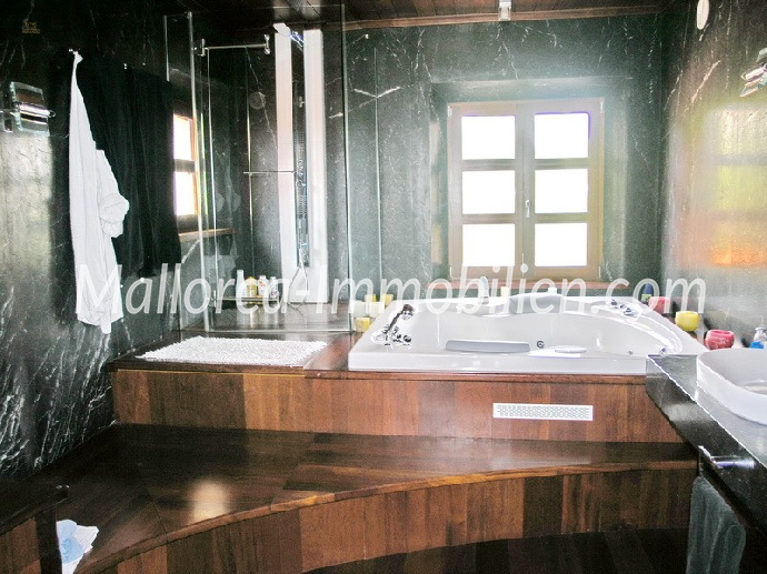 Thumbnail von ZAUBERHAFTES FINCAANWESEN MIT EIGENEM KLEINEN SEE UND POOL