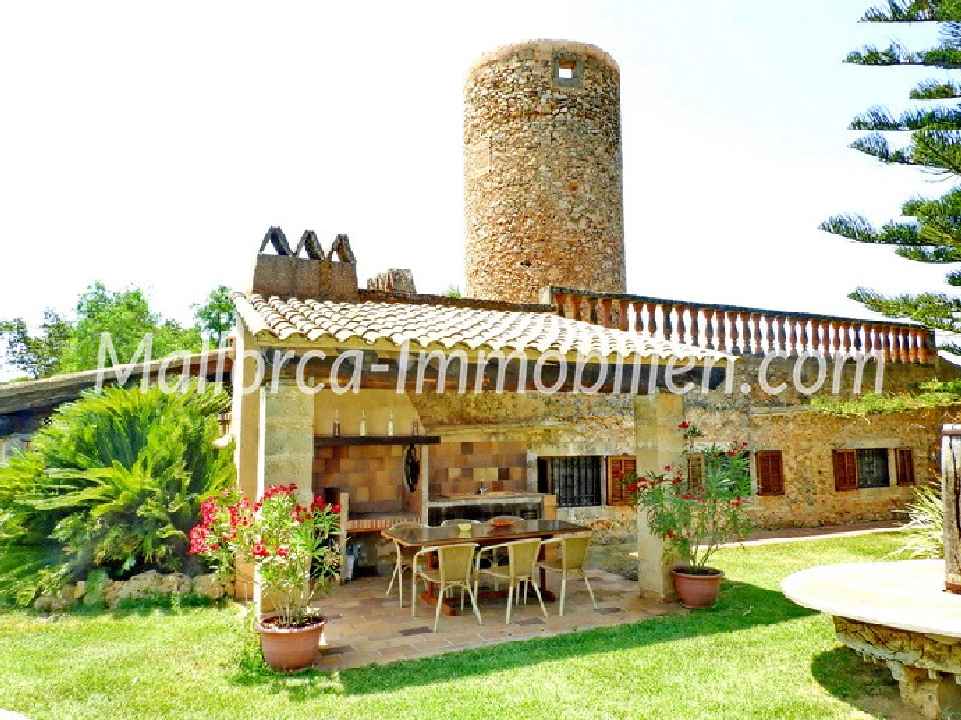 FINCA MIT PANORAMABLICK UND POOL