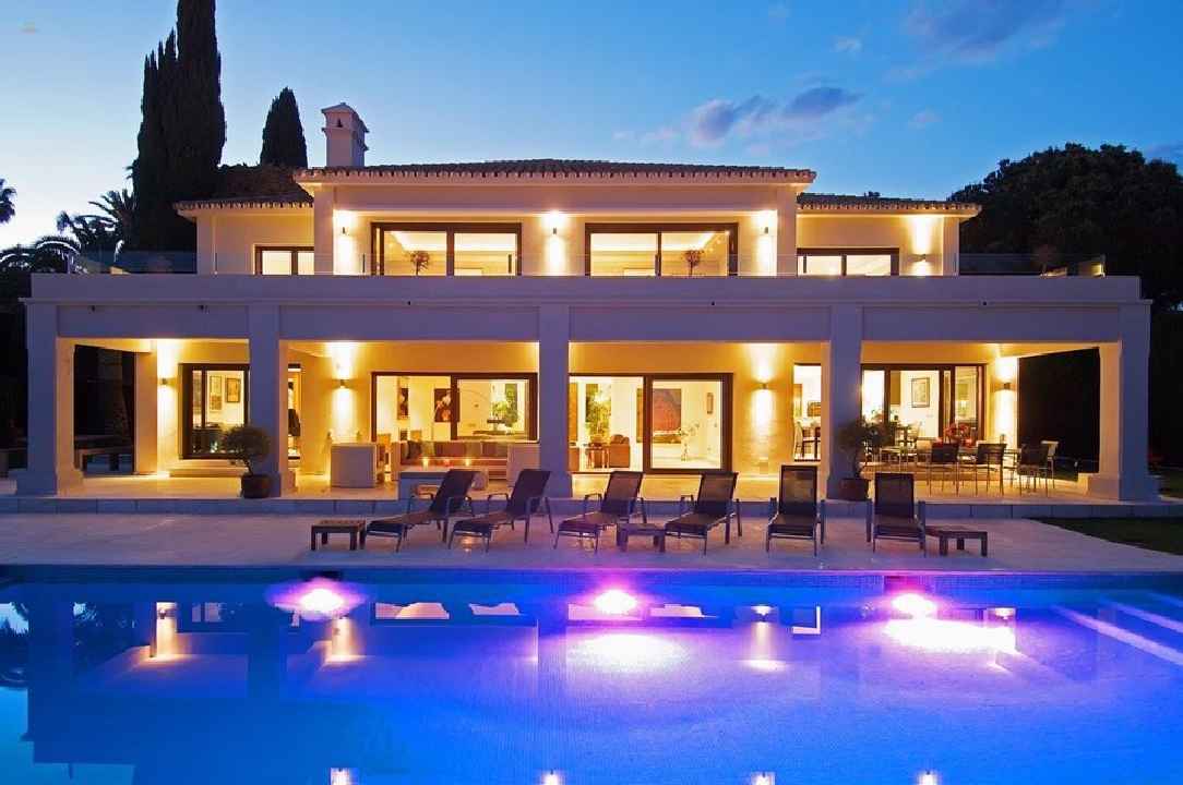 Luxus-Villa in Nueva Andalucia R2859170