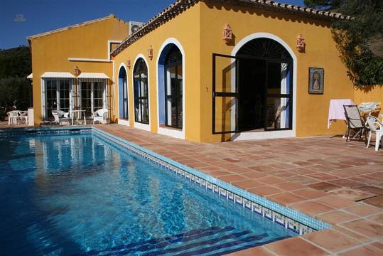 Luxus-Finca in Monda F653699