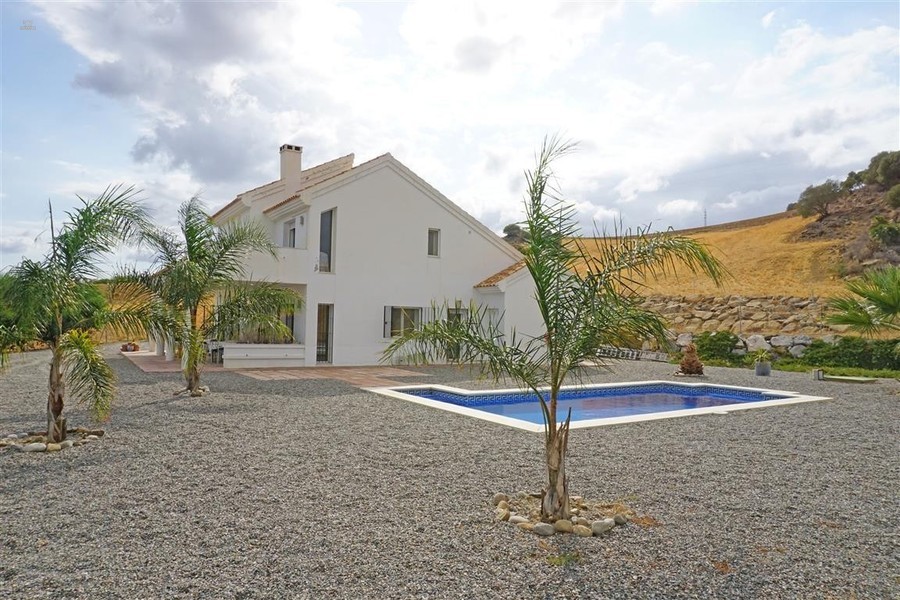 Luxus-Villa in Alora F2768462