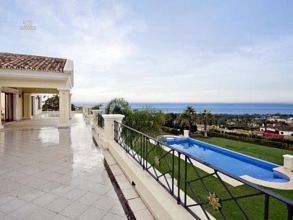Thumbnail von Luxus-Villa in Sierra Blanca R2270714