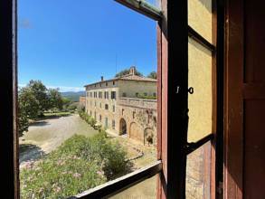 Thumbnail von herrschaftliches Anwesen mit viel Potenzial in Hügellage mit Blick auf Siena