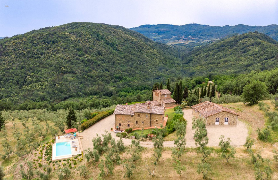 kürzlich renoviertes Anwesen in traumhafter Lage mit Infinity-Pool