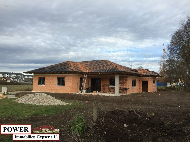 Thumbnail von PI BAU buduje dla Ciebie stylowy, masywny bungalow w krótkim czasie budowy!