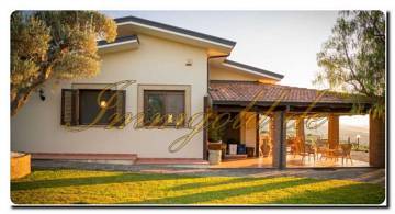 Thumbnail von Immogold reizende Villa mit Pool und herrlichem Panorama-Meerblick