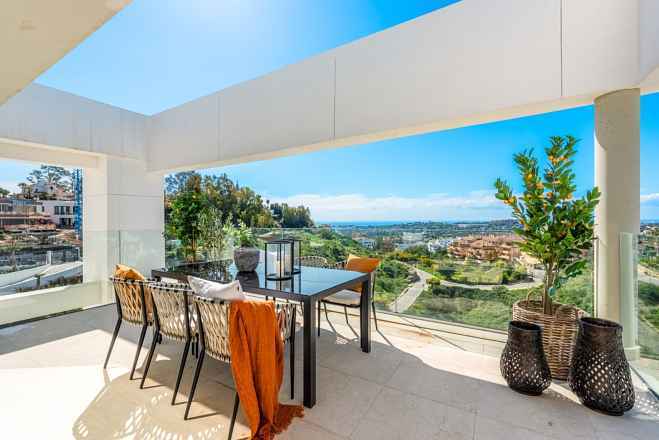 Apartment For Sale im Marbella, Málaga 