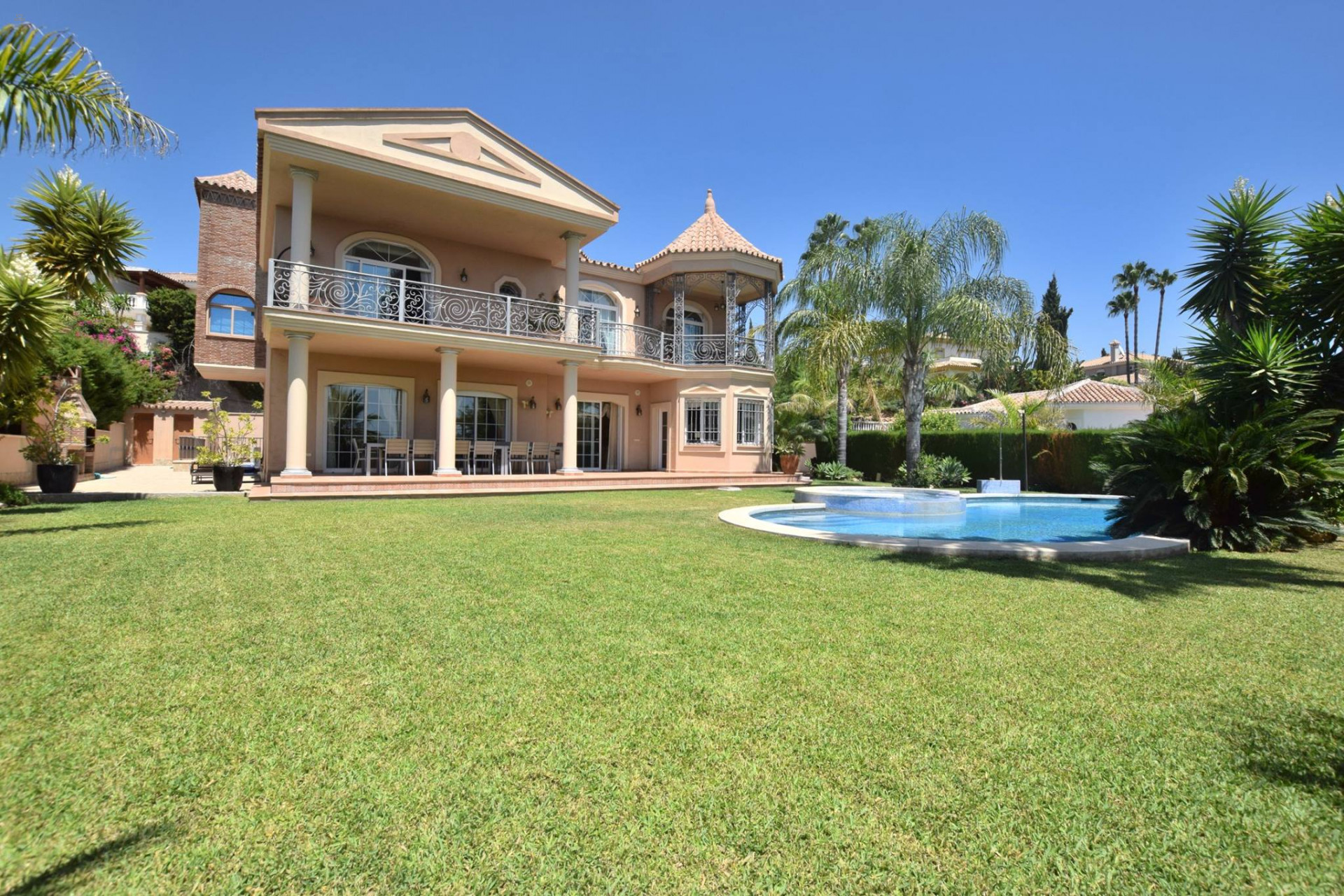 Villa For Sale in Mijas Costa, Málaga