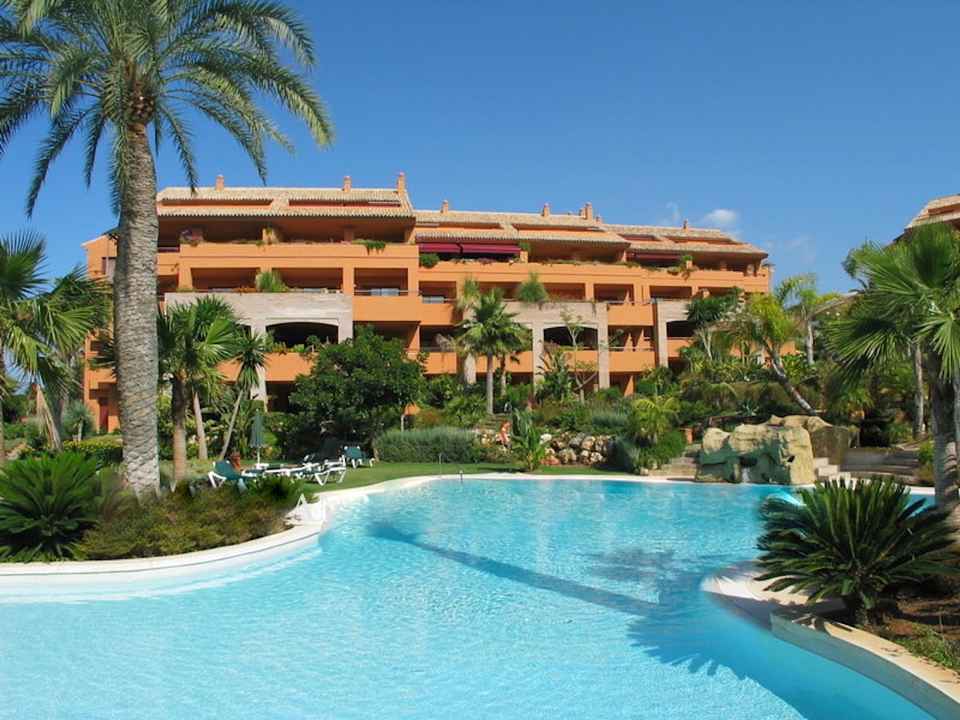 Apartment For Sale in Marbella, Málaga