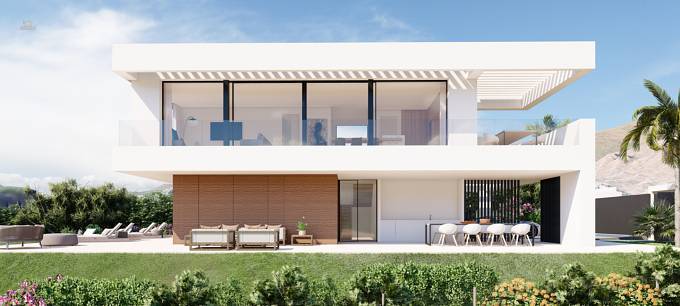 Villa For Sale in New Golden Mile, Málaga 