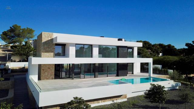 Villa For Sale in Moraira, Alicante