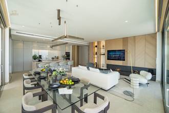 Apartment For Sale in Benahavis, Málaga