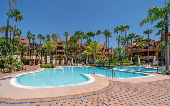 Apartment For Sale im Marbella, Málaga 