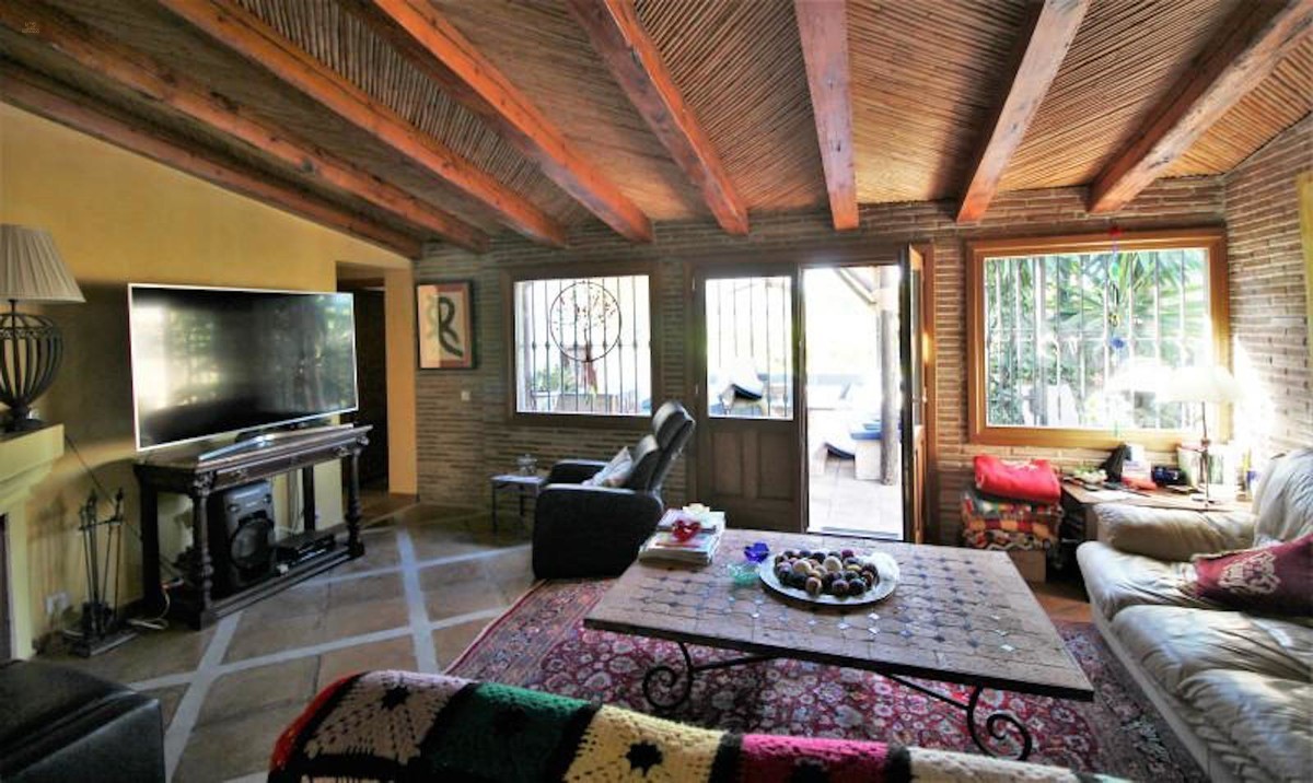 Villa For Sale in Marbella, Málaga