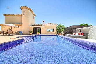 Thumbnail von Villa For Sale in Estepona, Málaga