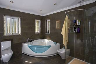 Thumbnail von Villa For Sale in Montemar, Málaga