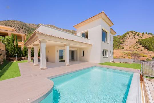 Villa For Sale in Mijas, Málaga
