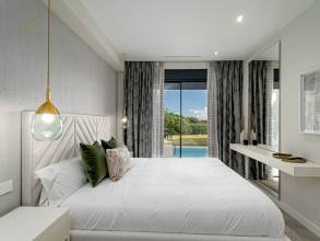 Thumbnail von Villa For Sale in  Cabopino, Málaga