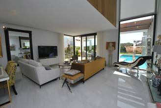 Thumbnail von Villa For Sale in Cabopino, Málaga