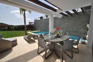 Thumbnail von Villa For Sale in Cabopino, Málaga