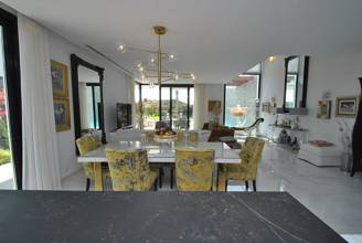 Thumbnail von Villa For Sale in Cabopino, Málaga