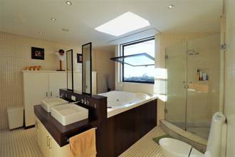 Thumbnail von Villa For Sale in Cabopino, Málaga