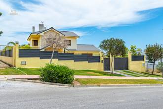 Thumbnail von Villa For Sale in Benalmadena, Málaga