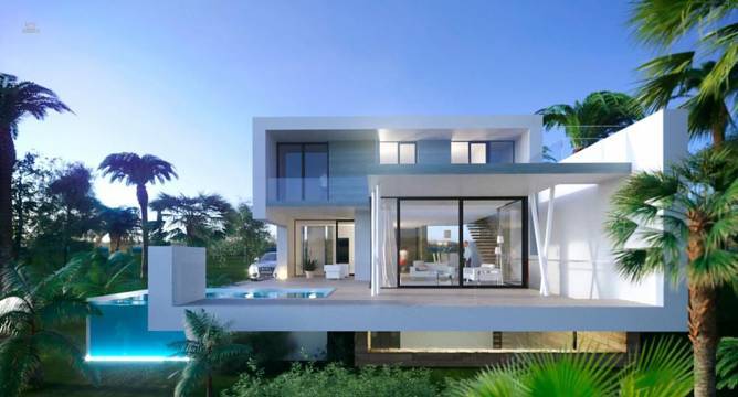Villa For Sale in New Golden Mile, Málaga 