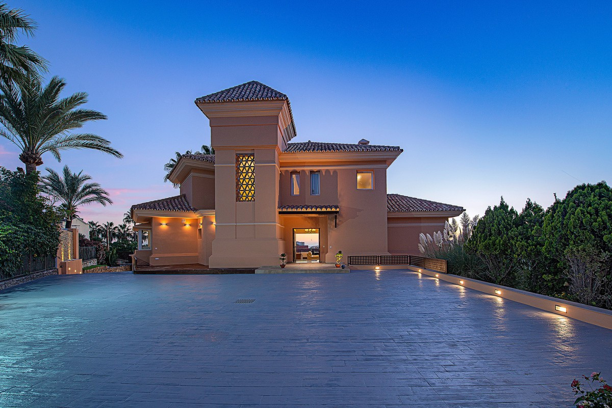  Marbella Villa ES130520