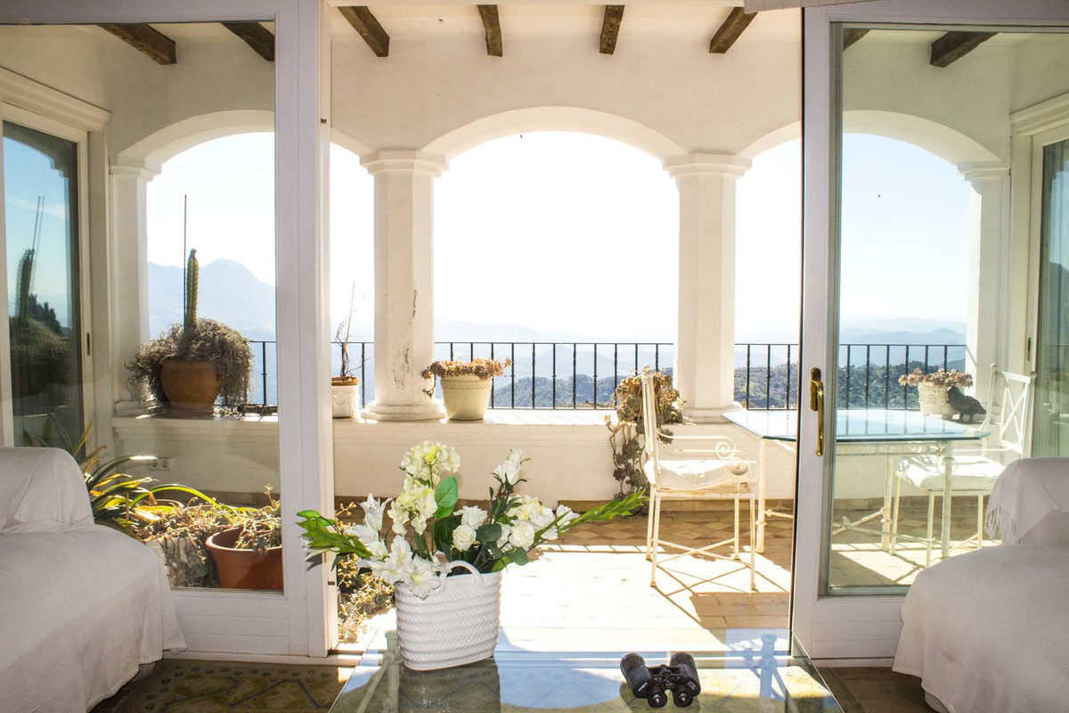 Commercial Property For Sale in Gaucin, Málaga