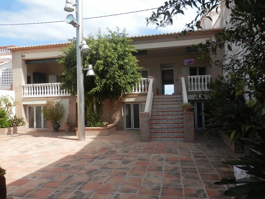 Villa For Sale in Oliva, Valencia