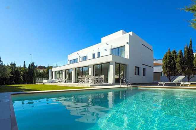  Nueva Andalucía Villa ES128716