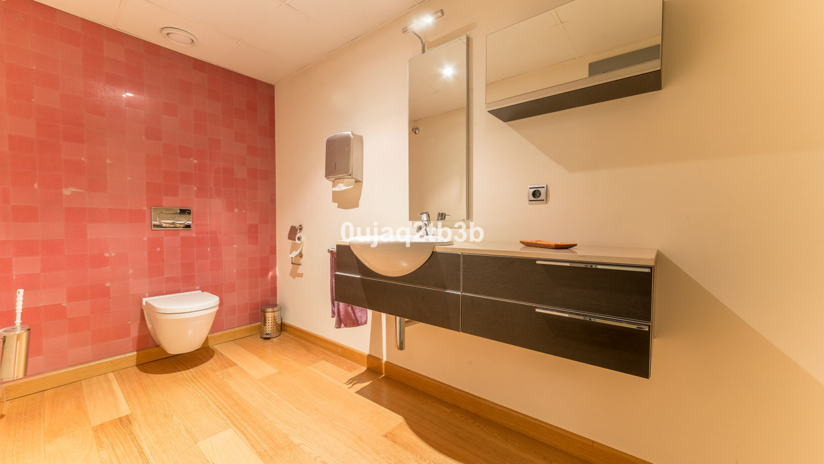 Thumbnail von Commercial Property For Sale in Marbella, Málaga