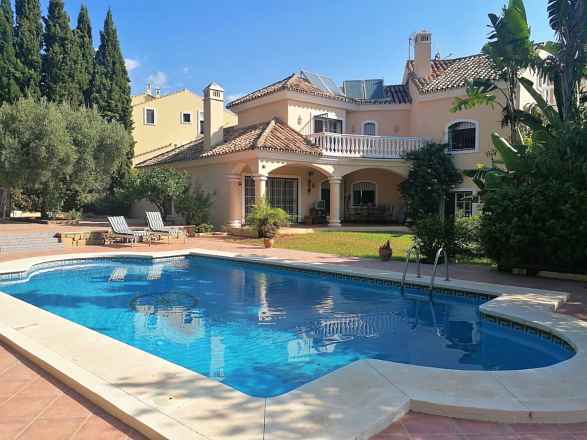 Marbella Villa ES126398