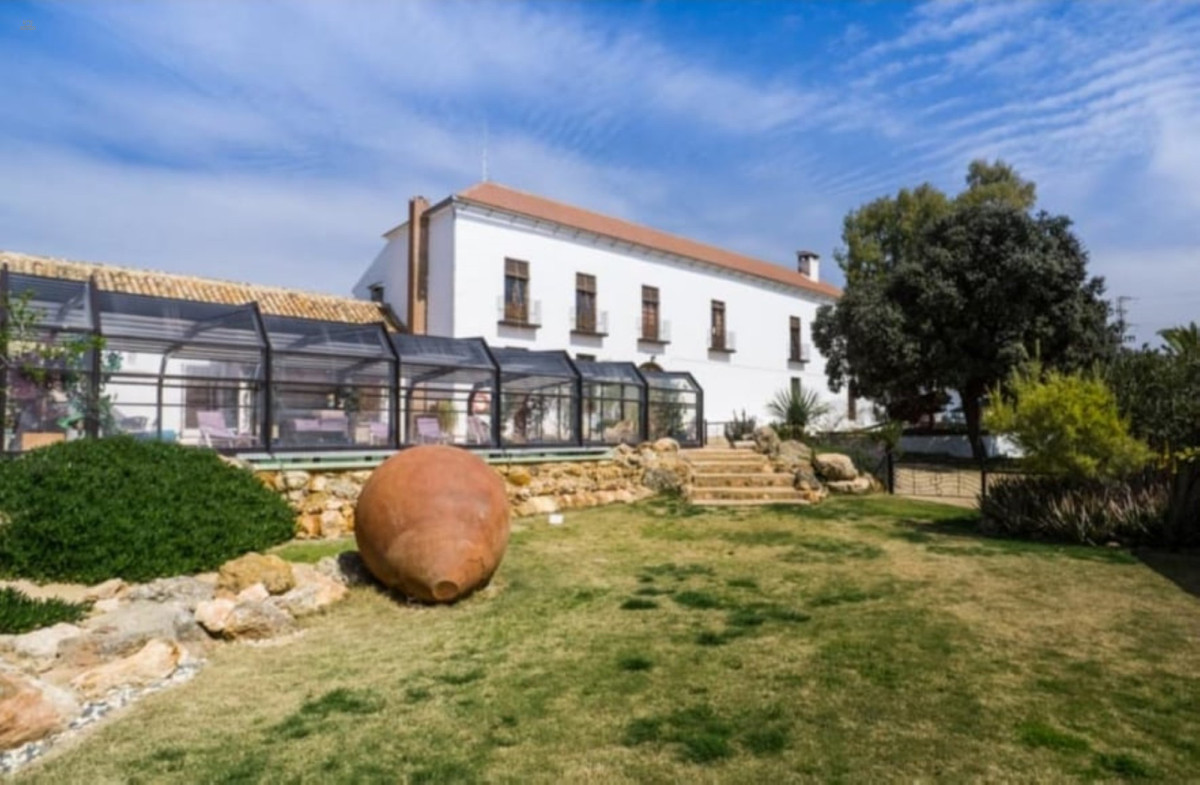 Antequera Commercial Property ES124444