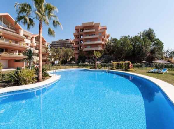 Villa For Sale in Nueva Andalucia, Málaga