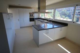 Thumbnail von Villa For Sale in Nueva Andalucia, Málaga