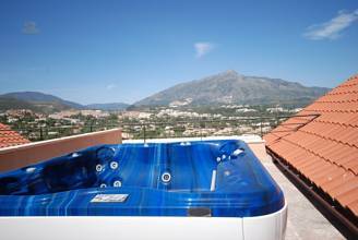 Thumbnail von Villa For Sale in Nueva Andalucia, Málaga