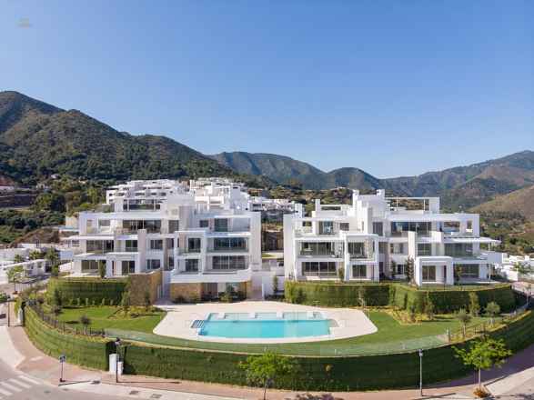 Apartment For Sale in Marbella, Málaga 