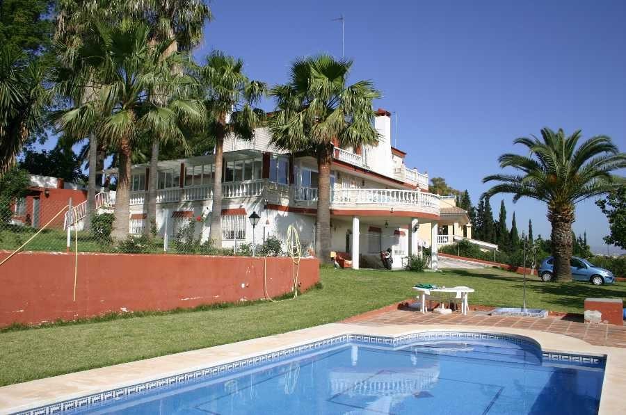 Villa For Sale in Torremolinos, Málaga