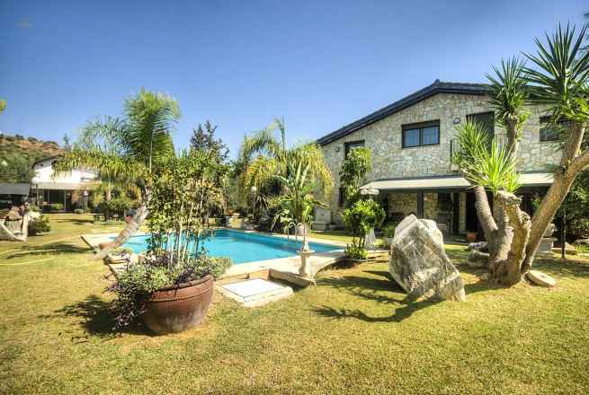 Villa For Sale in Coin, Málaga