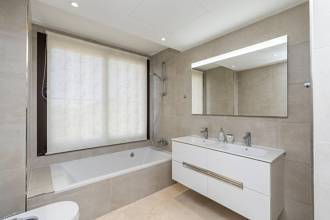 Thumbnail von Villa For Sale in Estepona, Málaga