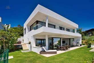 Thumbnail von Villa For Sale in Estepona, Málaga