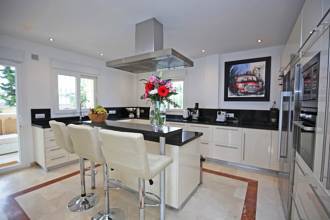 Thumbnail von Villa For Sale in New Golden Mile, Málaga