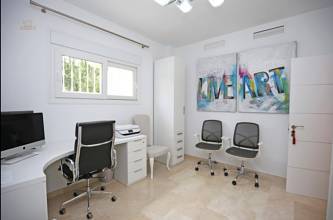 Thumbnail von Villa For Sale in New Golden Mile, Málaga