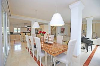 Thumbnail von Villa For Sale in New Golden Mile, Málaga