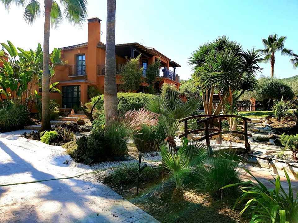 Villa For Sale in Monda, Málaga