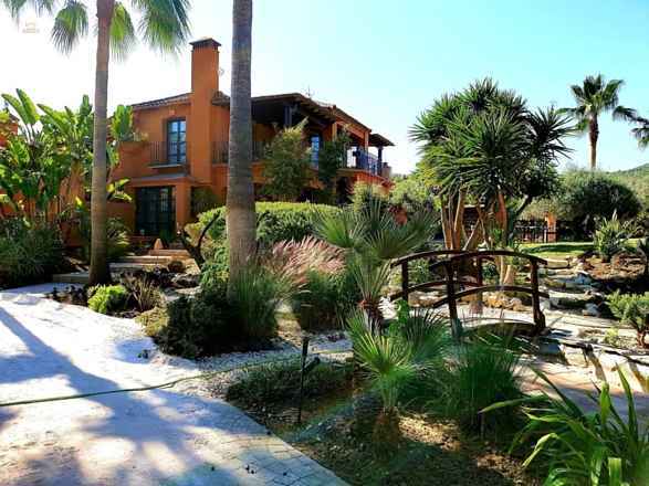 Villa For Sale in Monda, Málaga